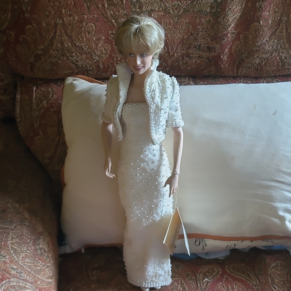 Lady DIANA DOLL